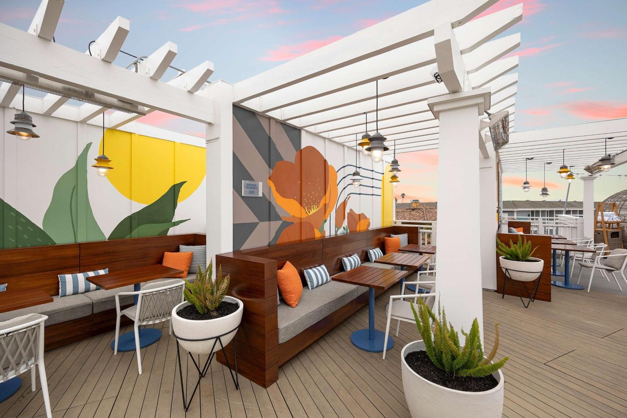 Inn At The Pier Pismo Beach, Curio Collection By Hilton מראה חיצוני תמונה